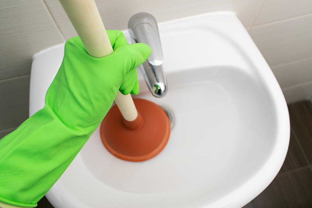 Common Signs You Need To Call A Professional Drain Cleaning Service To Your Home | New Orleans, LA